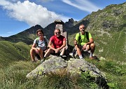 02 In vetta al MIncucco (2001 m) con Triomen, Tribortoi, Valletto sullo sfondo